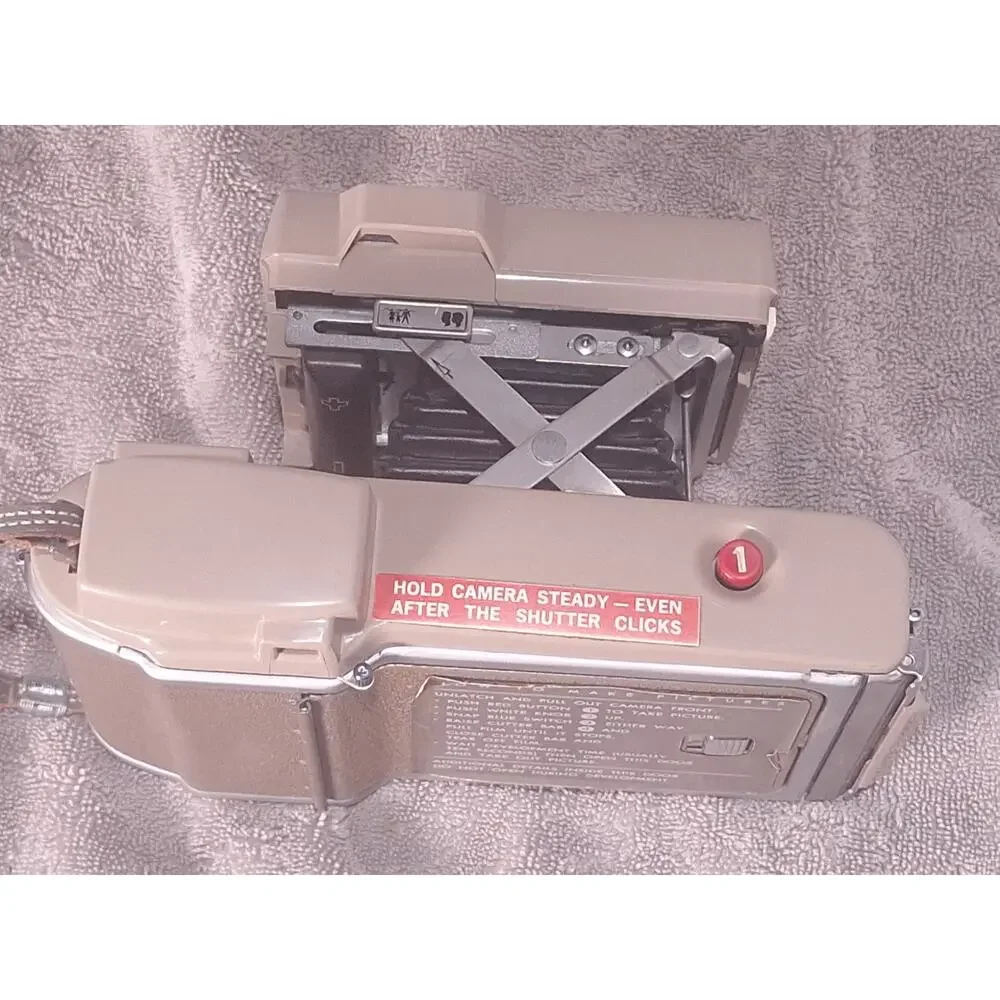 Polaroid 433 Land Camera Tested Working w/ Case Clean Vintage 1960s- Excellent!